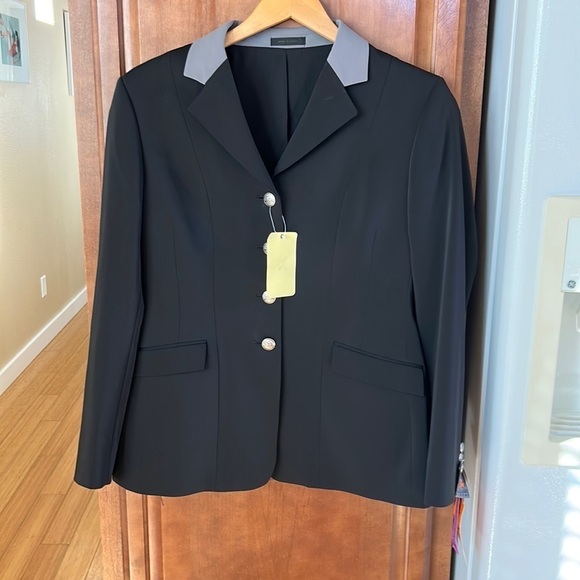 R.J. Classics Classic Crossover 3 in 1 Show Coat - Picture 1 of 5